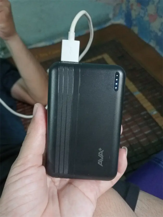 Khách hàng review Pin sạc dự phòng Polymer 10000mAh 12W AVA  DS609A 29