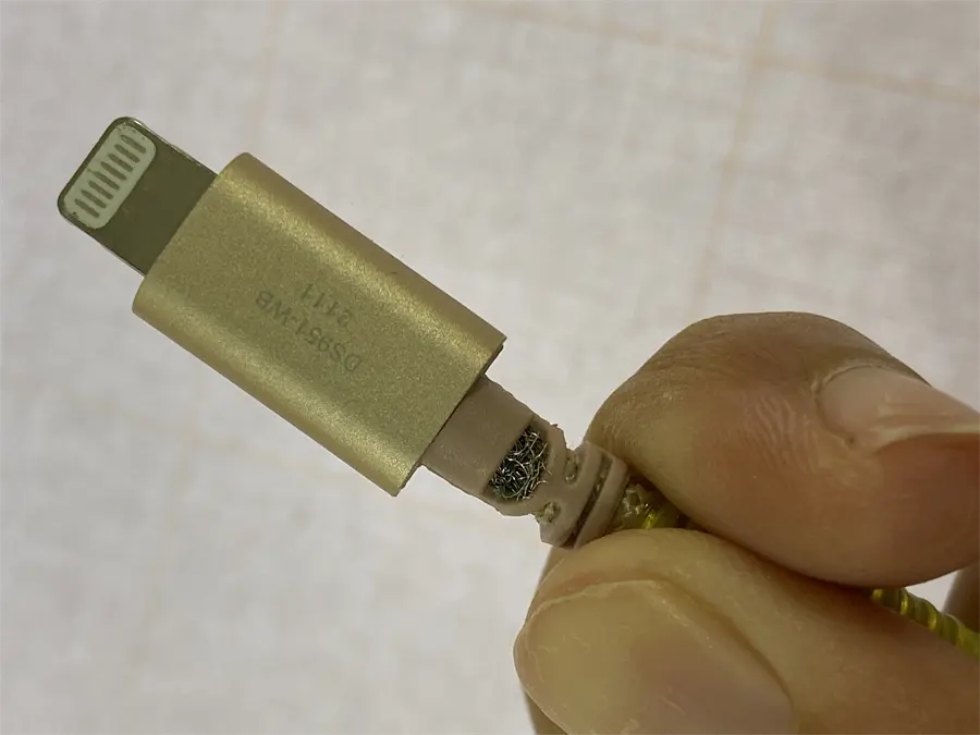 Khách hàng review Cáp sạc và truyền dữ liệu USB-A - Lightning 12W 2m Mbest DS951-WB 5