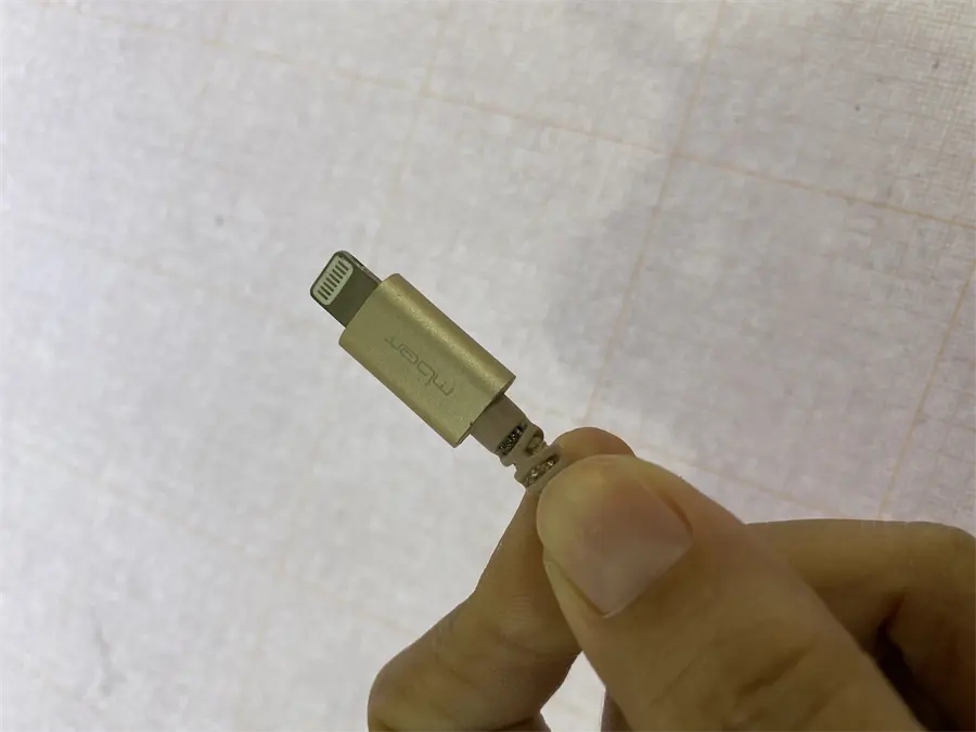 Khách hàng review Cáp sạc và truyền dữ liệu USB-A - Lightning 12W 2m Mbest DS951-WB 4