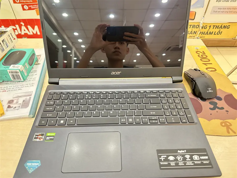 Khách hàng review Laptop Acer Aspire 7 Gaming A715 42G R05G R5 5500U/8GB/512GB/4GB GTX1650/144Hz/Win11 (NH.QAYSV.007) 1