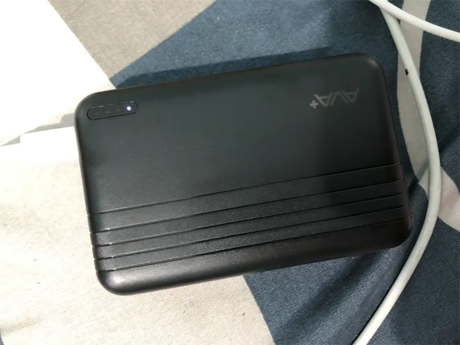 Khách hàng review Pin sạc dự phòng Polymer 10000mAh 12W AVA  DS609A 27