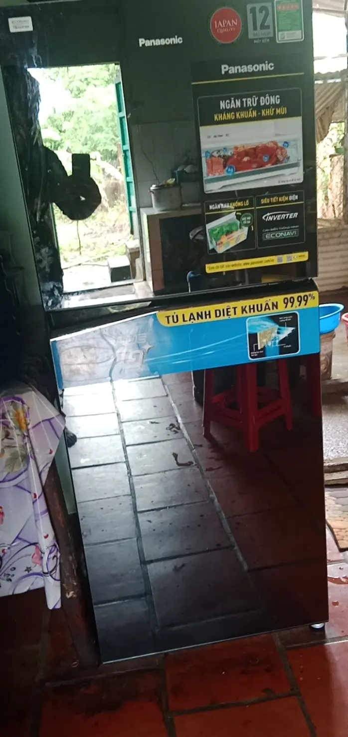 Khách hàng review Tủ lạnh Panasonic Inverter 268 lít NR-TV301VGMV 12
