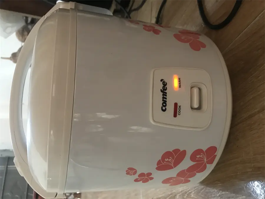 Khách hàng review Nồi cơm nắp gài Comfee 1.8 lít CR-CM1820(C) 5