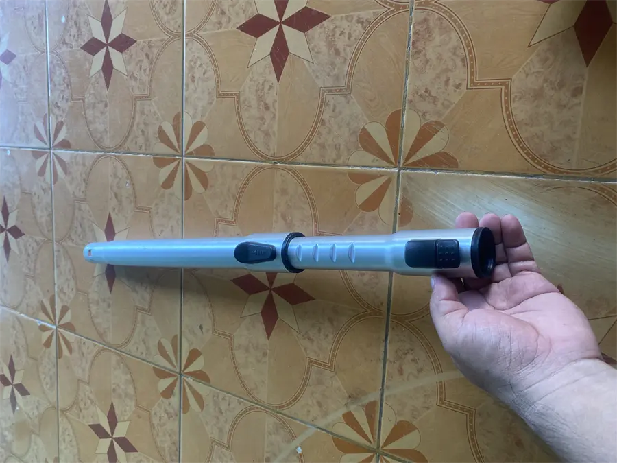 Khách hàng review Máy hút bụi dạng hộp Electrolux EC41-6CR 1