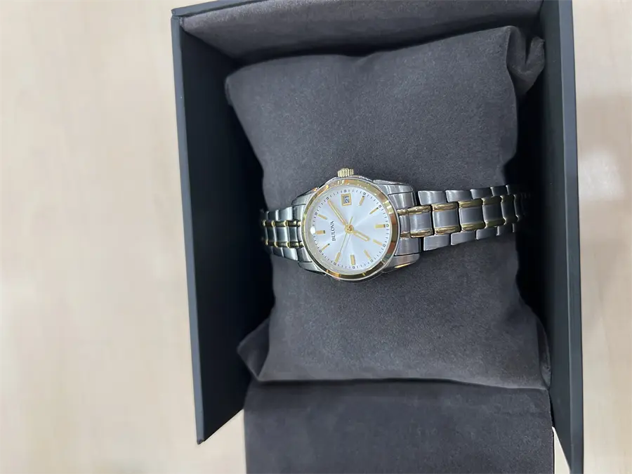 Khách hàng review Đồng hồ BULOVA 26 mm Nữ 98M105 4