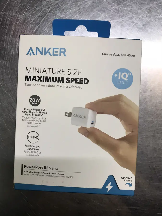 Khách hàng review Adapter Sạc Type C PD 20W Anker PowerPort III Nano A2633 6