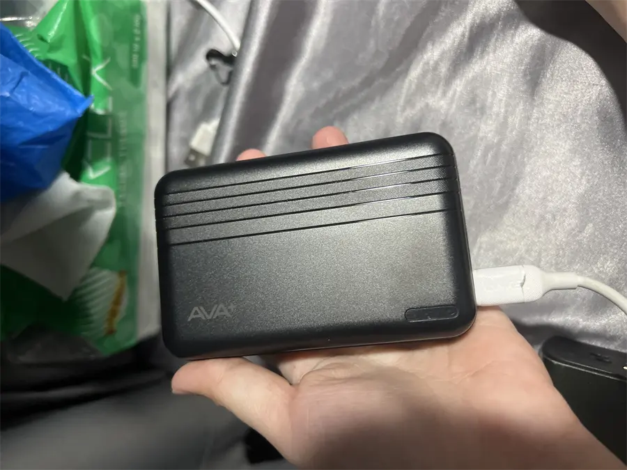 Khách hàng review Pin sạc dự phòng Polymer 10000mAh 12W AVA  DS609A 24