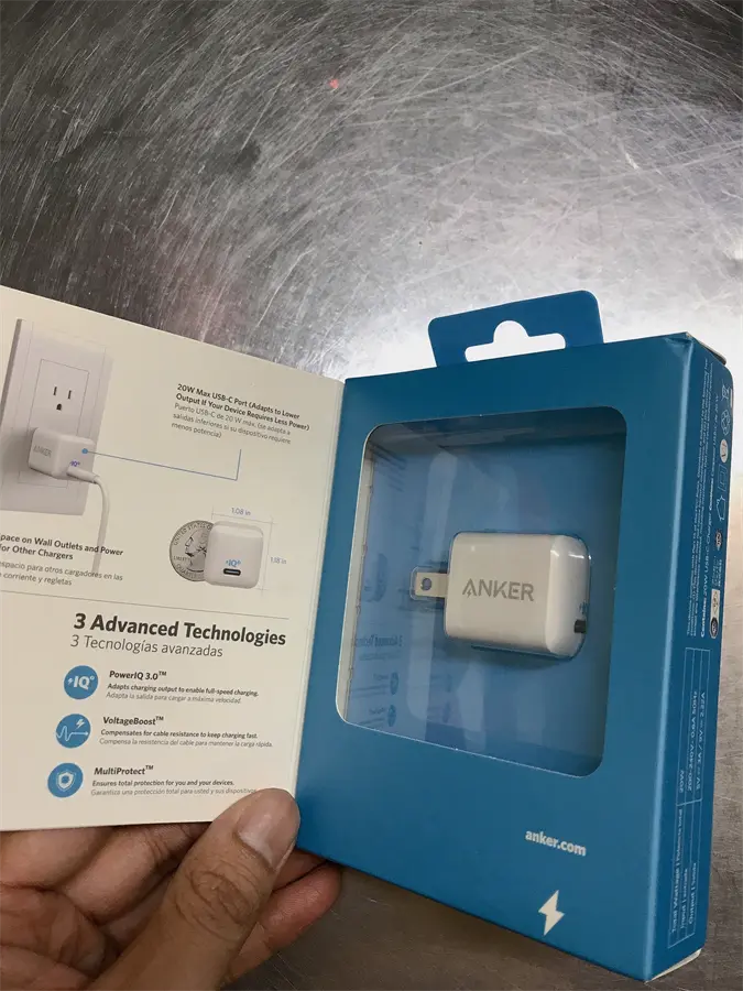 Khách hàng review Adapter Sạc Type C PD 20W Anker PowerPort III Nano A2633 4
