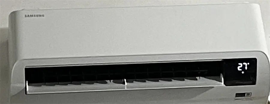 Khách hàng review Máy lạnh Samsung Inverter 1 HP AR10TYHYCWKNSV 1