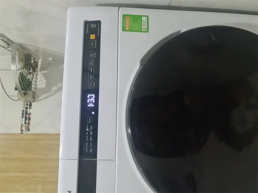 Khách hàng review Máy giặt Whirlpool FreshCare Inverter 10.5 kg FWEB10502FW 1