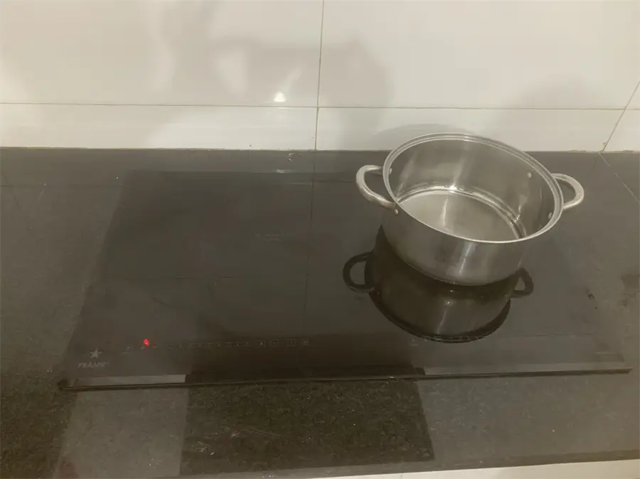 Khách hàng review Bếp từ hồng ngoại lắp âm Pramie 2108 2