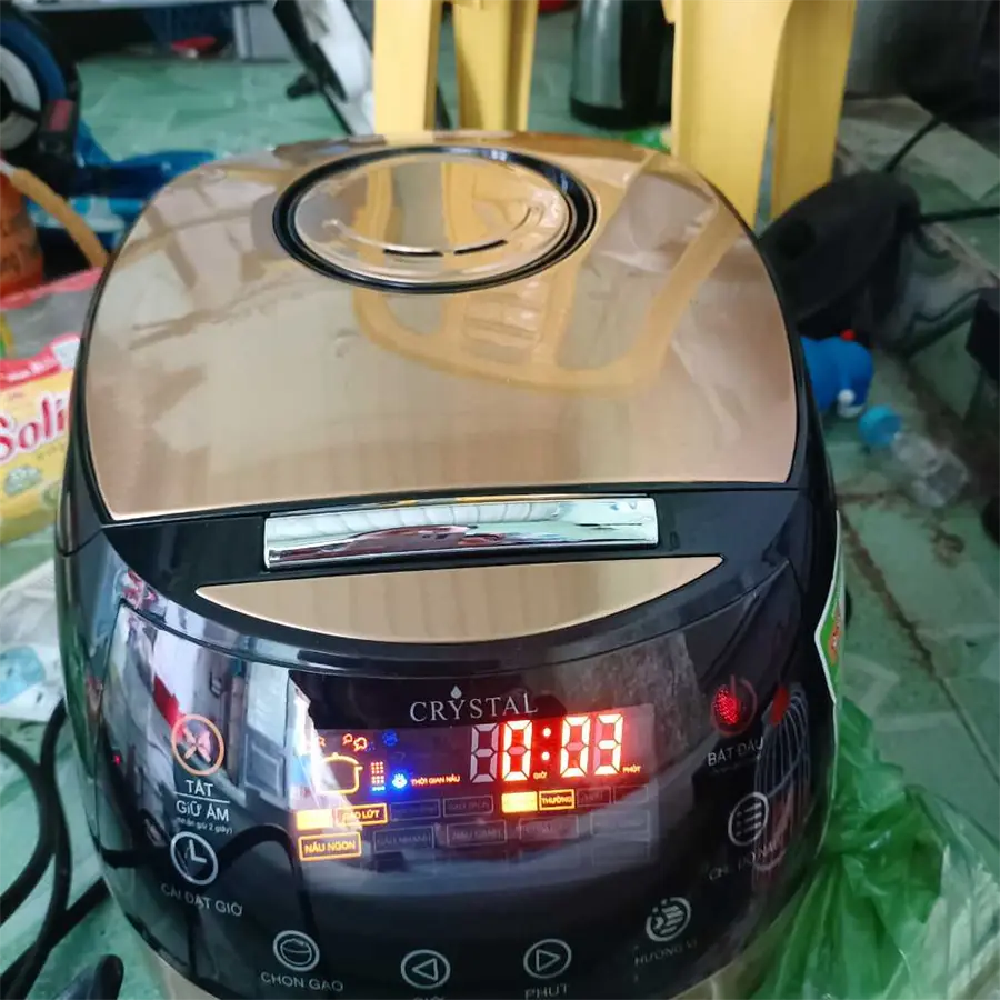 Khách hàng review Nồi cơm điện tử Crystal 1.8 lít JS-E50C 6