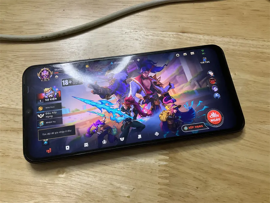 Khách hàng review Điện thoại vivo Y35 3