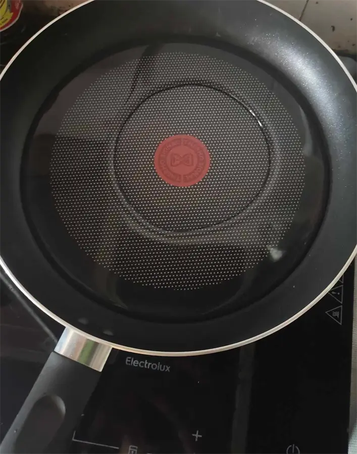Khách hàng review Chảo nhôm chống dính đáy từ 28 cm Tefal G1430605 1