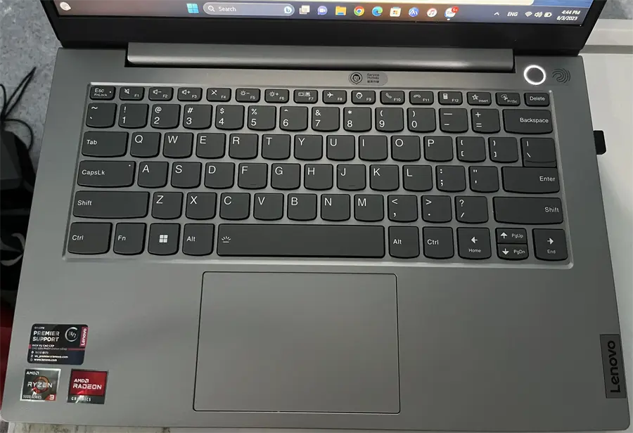 Khách hàng review Laptop Lenovo ThinkBook 14 G3 ACL R3 5300U/8GB/256GB/Win11 (21A200RWVN) 2