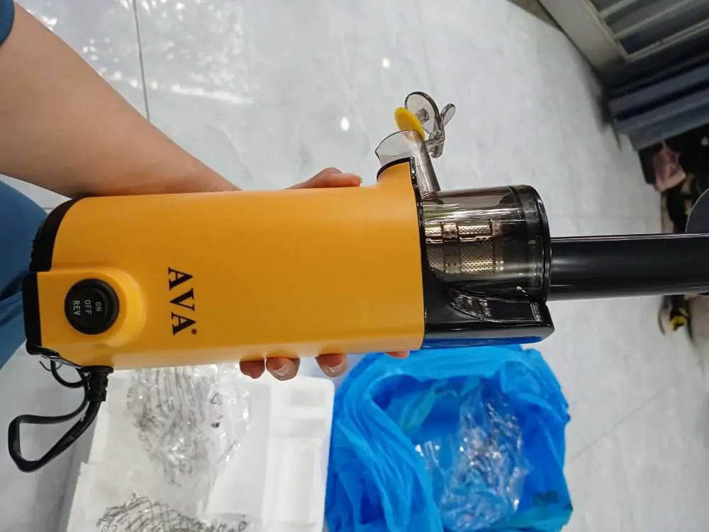 Khách hàng review Máy ép chậm AVA JR-319 5