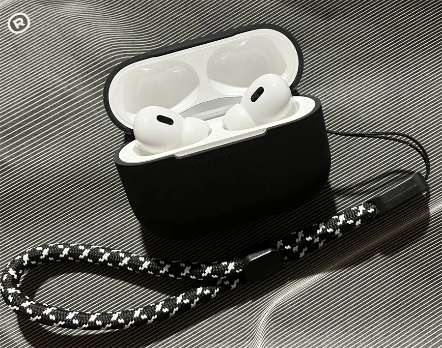 Khách hàng review Tai nghe Bluetooth AirPods Pro (2nd Gen) MagSafe Charge (Lightning) Apple MQD83 9