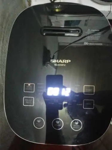 Khách hàng review Nồi cơm cao tần Sharp 1.8 lít KS-IH191V-BK 1