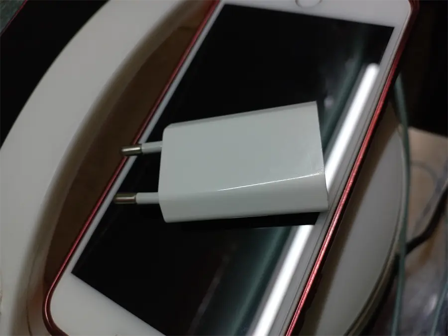 Khách hàng review Adapter Sạc 5W cho iPhone/iPad/iPod Apple MGN13 3