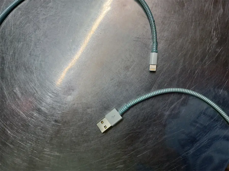 Khách hàng review Cáp sạc và truyền dữ liệu USB-A - Lightning 10W 1m Apple MXLY2 2