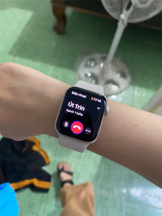 Khách hàng review Đồng hồ thông minh Apple Watch SE 2022 GPS   Cellular 40mm viền nhôm dây thể thao 2