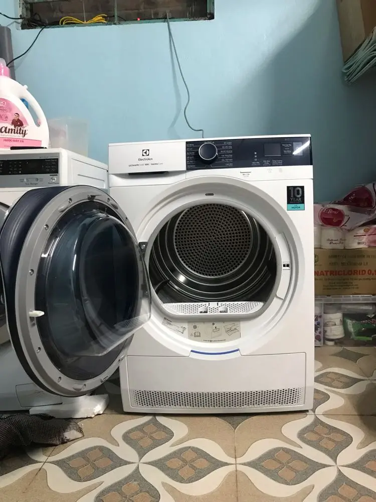 Khách hàng review Máy sấy bơm nhiệt Electrolux UltimateCare 8 kg EDH804H5WB 4