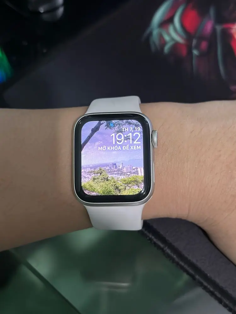Khách hàng review Đồng hồ thông minh Apple Watch SE 2022 GPS   Cellular 40mm viền nhôm dây thể thao 1