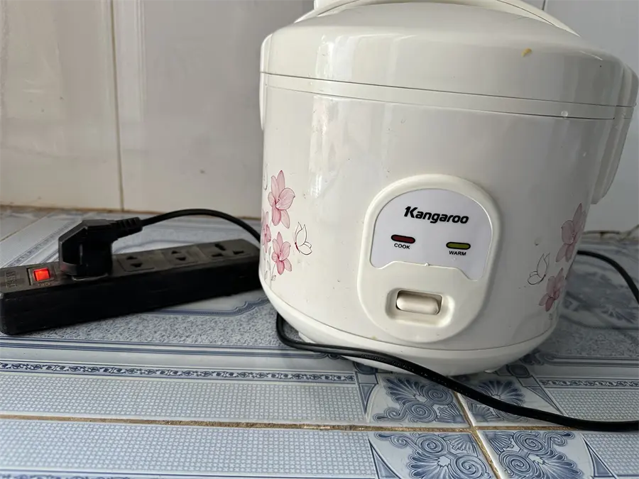 Khách hàng review Nồi cơm nắp gài Kangaroo 1.2 lít KG12RC1 6