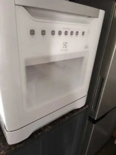 Khách hàng review Máy rửa chén mini Electrolux ESF6010BW 24