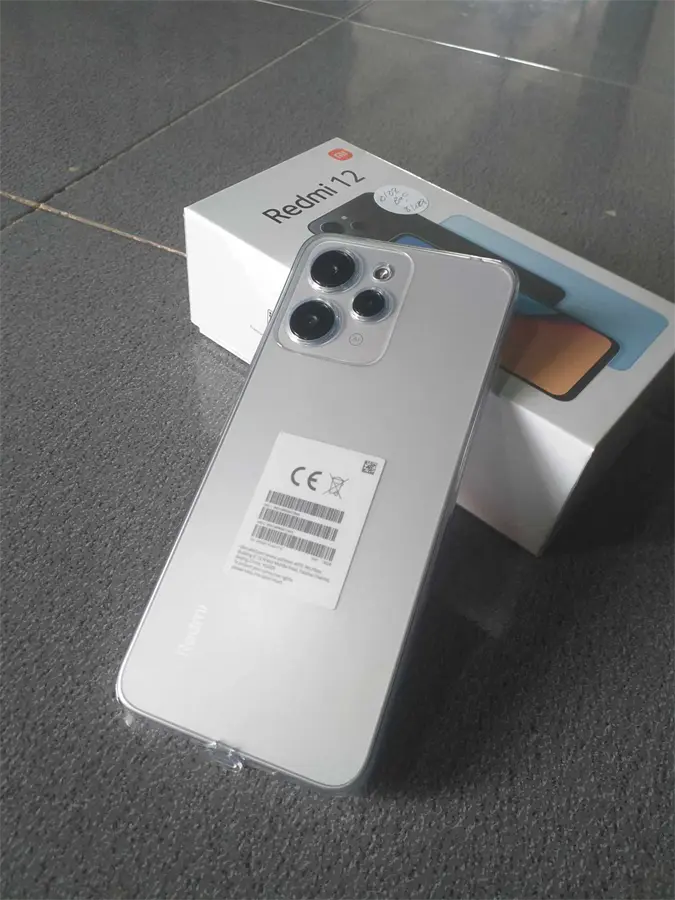 Khách hàng review Điện thoại Xiaomi Redmi 12 8GB/128GB 19