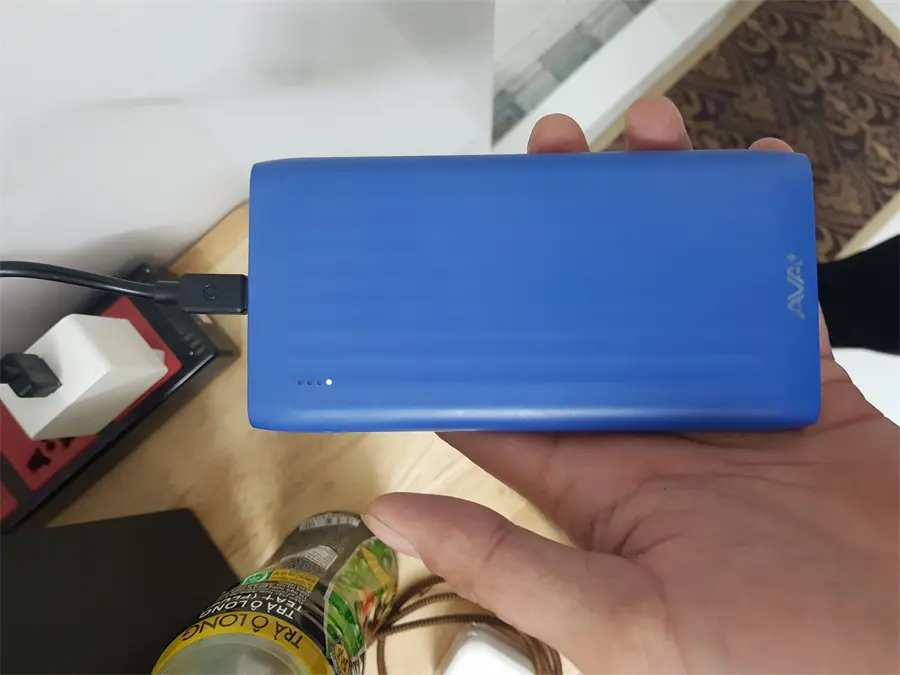 Khách hàng review Pin sạc dự phòng Polymer 10000mAh 10.5W AVA  DS006 3