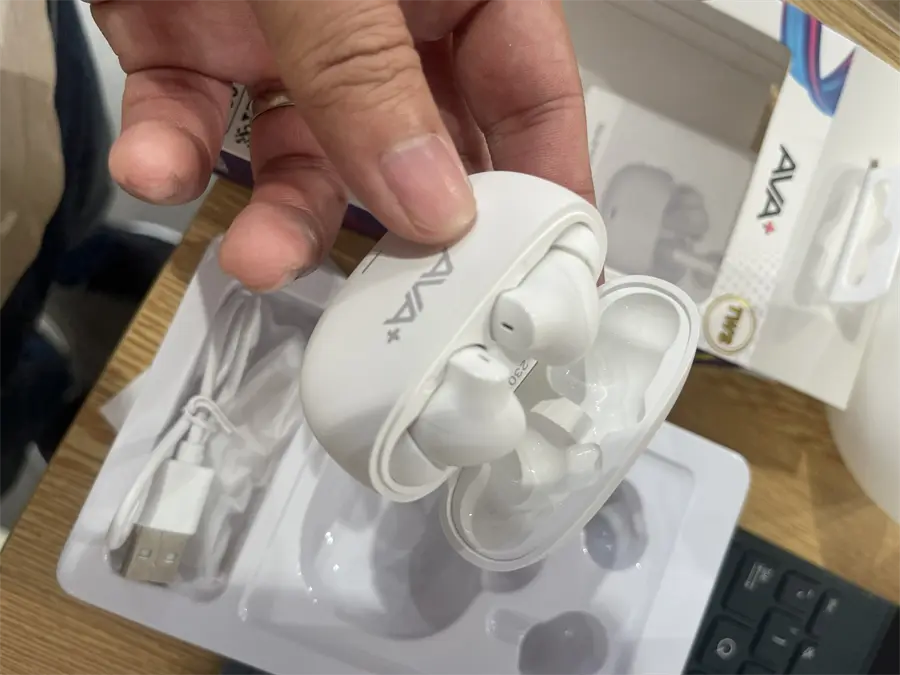 Khách hàng review Tai nghe Bluetooth True Wireless AVA  FreeGo W26 35