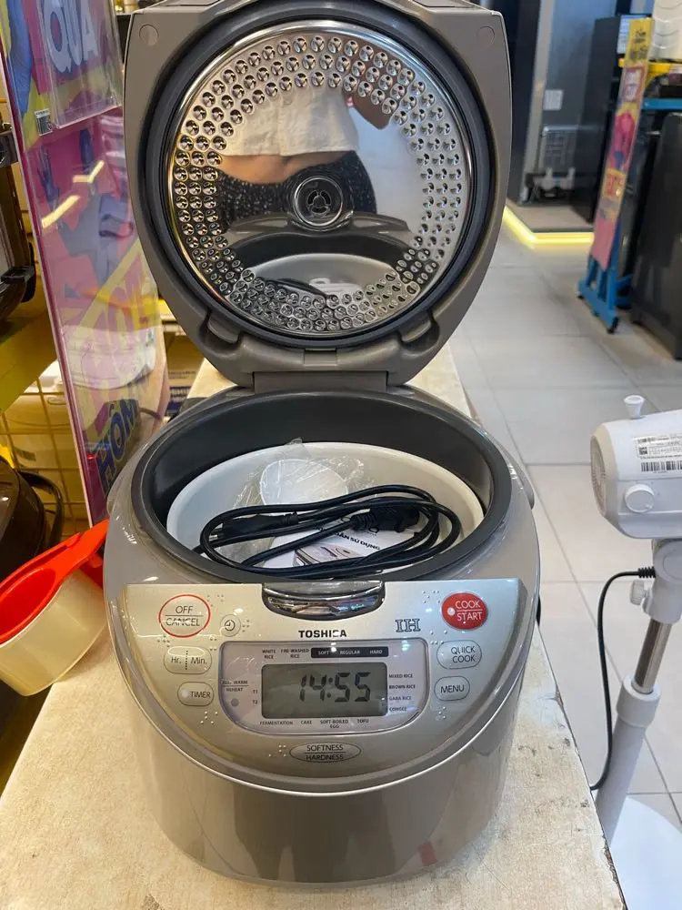 Khách hàng review Nồi cơm cao tần Toshiba 1.8 lít RC-18RH(CG)VN 9