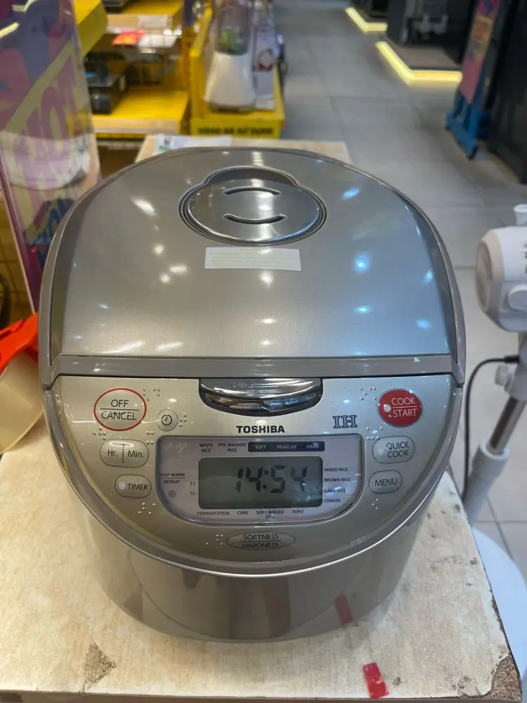 Khách hàng review Nồi cơm cao tần Toshiba 1.8 lít RC-18RH(CG)VN 10