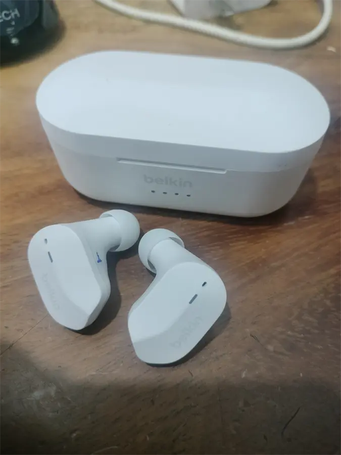 Khách hàng review Tai nghe Bluetooth True Wireless Belkin Soundform AUC001 16