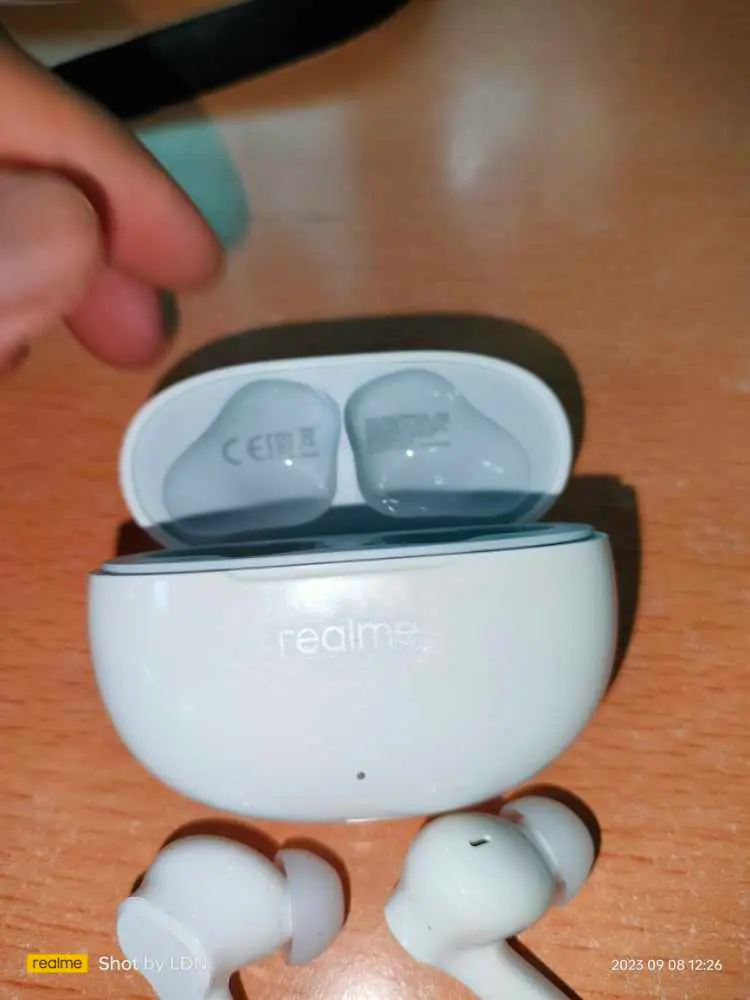 Khách hàng review Tai nghe Bluetooth True Wireless realme Buds T100 2
