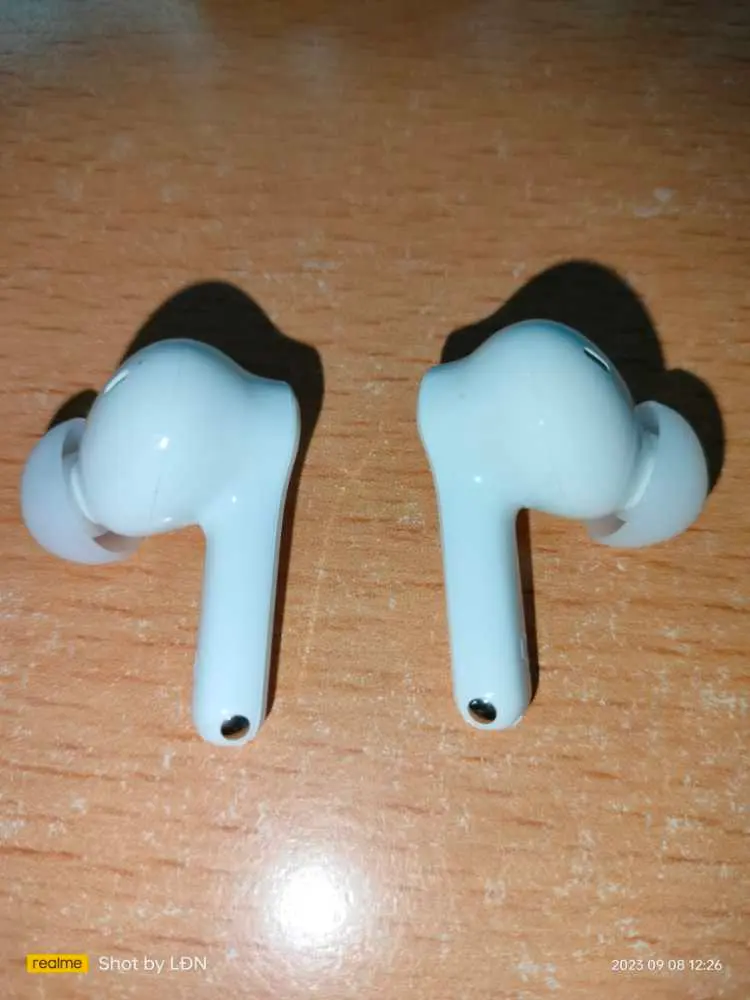 Khách hàng review Tai nghe Bluetooth True Wireless realme Buds T100 3