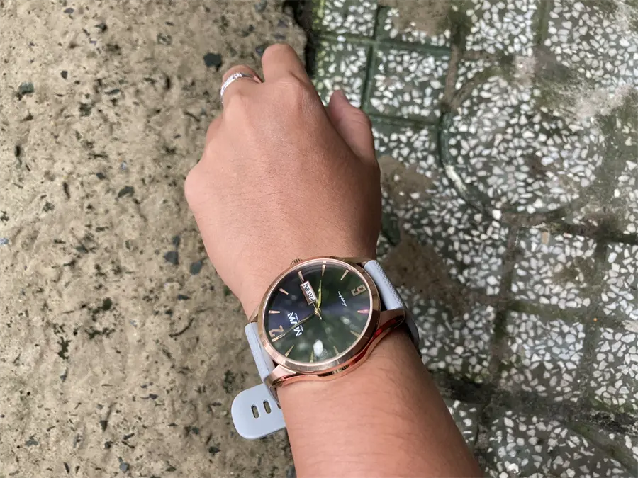Khách hàng review Đồng hồ MVW 42 mm Nam ML061-01 1