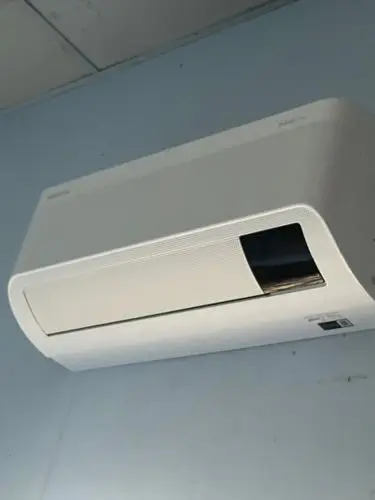 Khách hàng review Máy lạnh Samsung Wind-Free Inverter 1 HP AR10CYHAAWKNSV 1