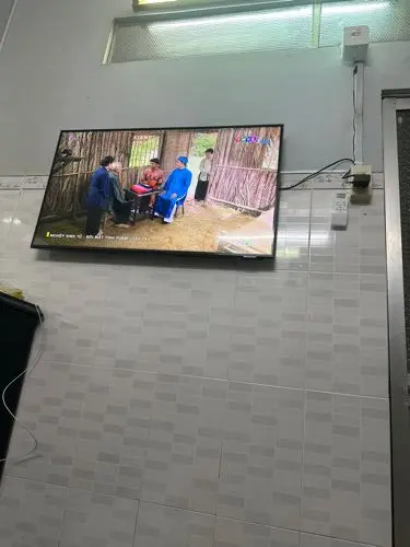 Khách hàng review Smart Tivi Samsung 4K Crystal UHD 43 inch UA43AU8100 1