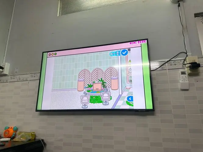 Khách hàng review Smart Tivi Samsung 4K Crystal UHD 43 inch UA43AU8100 2