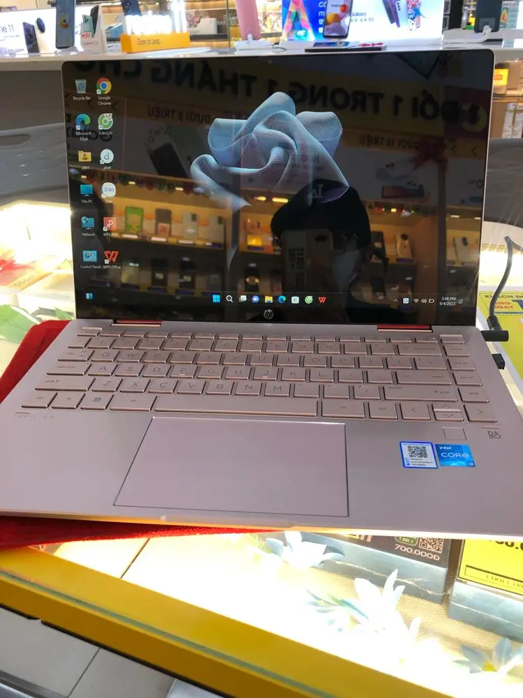 Khách hàng review Laptop HP Pavilion X360 14 ek0130TU i3 1215U/8GB/256GB/Touch/Win11 (7C0P5PA) 2