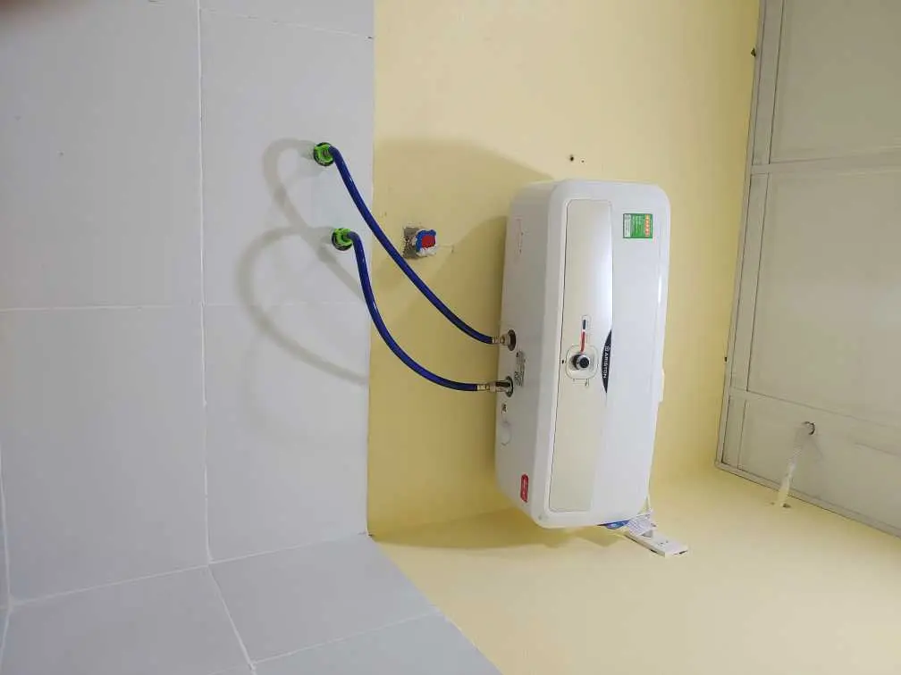 Khách hàng review Máy nước nóng gián tiếp Ariston 20 lít 2500W SL2 20 RS 2.5 FE 6