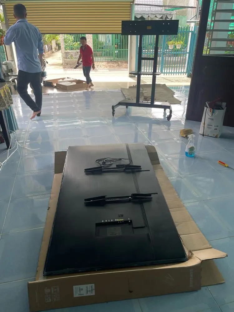 Khách hàng review Smart Tivi Samsung 4K Crystal UHD 50 inch UA50BU8500 3