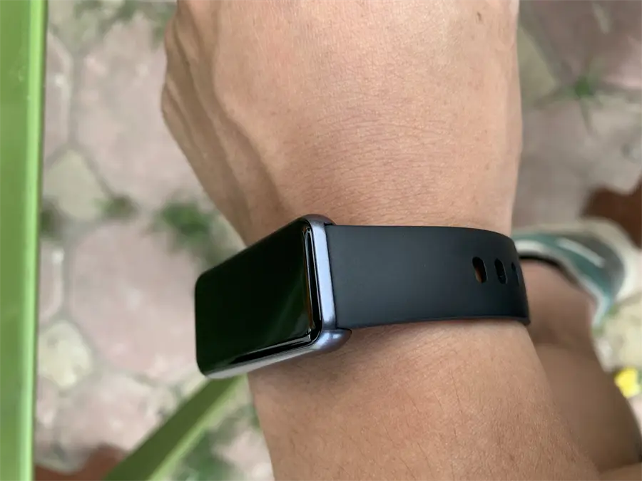 Khách hàng review Vòng đeo tay thông minh realme Band 2 Đen 3