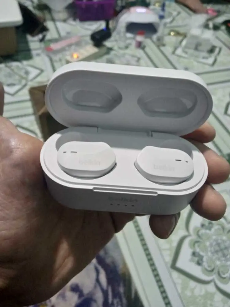 Khách hàng review Tai nghe Bluetooth True Wireless Belkin Soundform AUC001 11