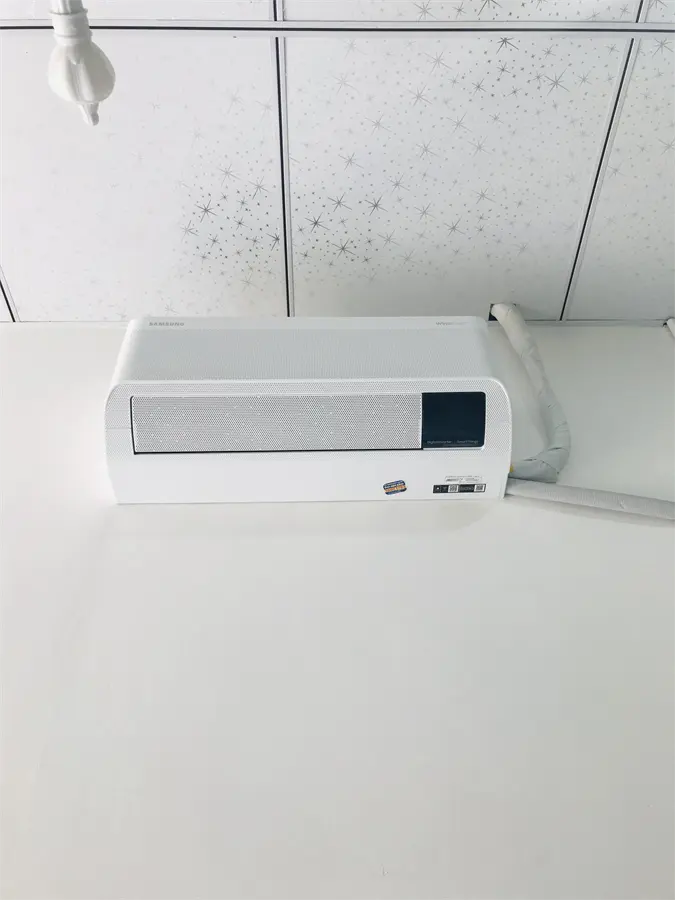 Khách hàng review Máy lạnh Samsung Wind-Free Inverter 1 HP AR10CYFAAWKNSV 8