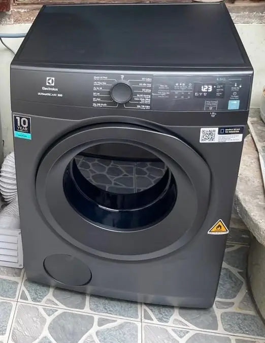 Khách hàng review Máy sấy thông hơi Electrolux UltimateCare 8.5 kg EDS854N3SB 1
