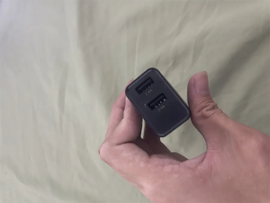 Khách hàng review Adapter Sạc USB 12W AVA  DS020B 1