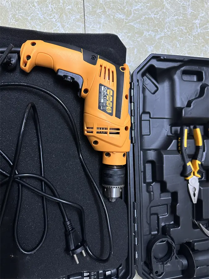 Khách hàng review Máy khoan động lực điện Tolsen 79685 750W (95 phụ kiện) 1
